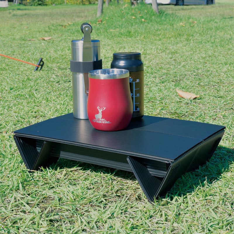 カルイーナ コンパクト折り畳みテーブル ブラック ロゴステッカー付き