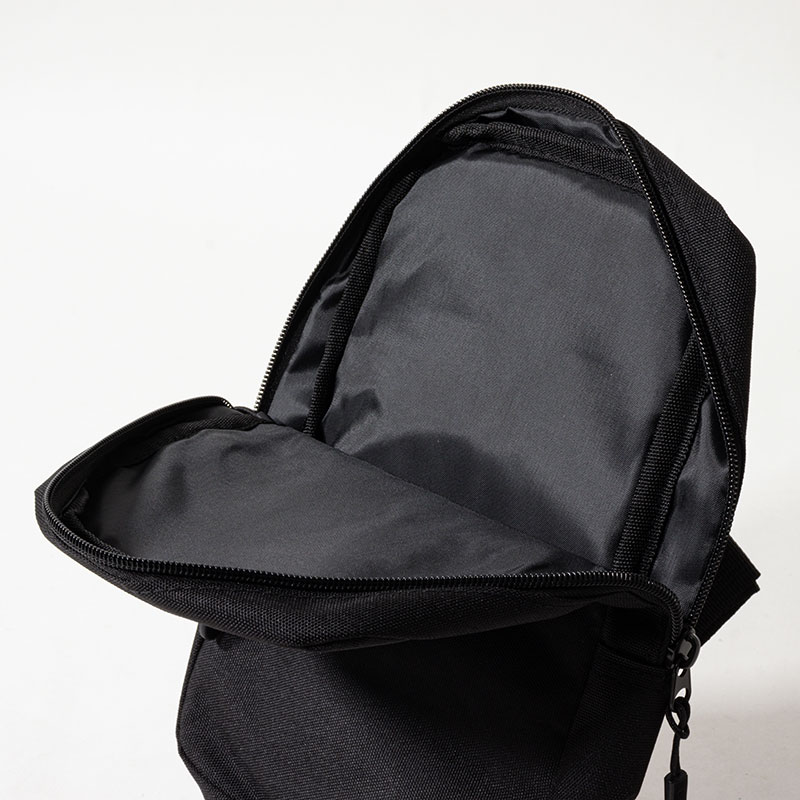 【お取り寄せ商品】高耐久撥水 ボディバッグ 2.3L ブラック