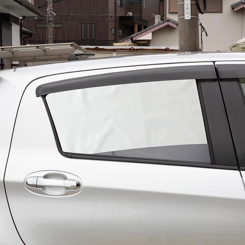 車内の温度が上がりにくい マグネットメッシュカーテン L 約幅80×高さ52cm 2枚入