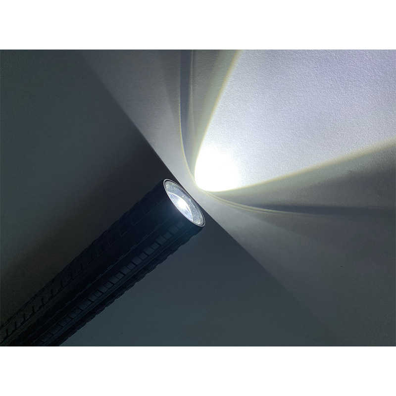 LEDライト付き伸縮警棒