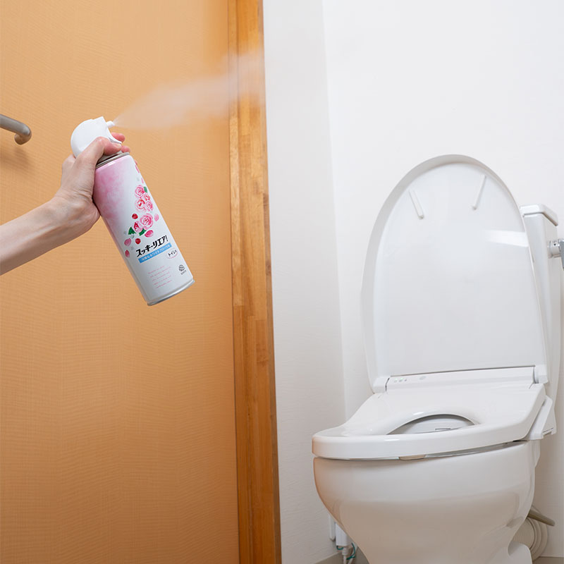 スッキーリエア!トイレ用 可憐なホワイトフローラル 350ml