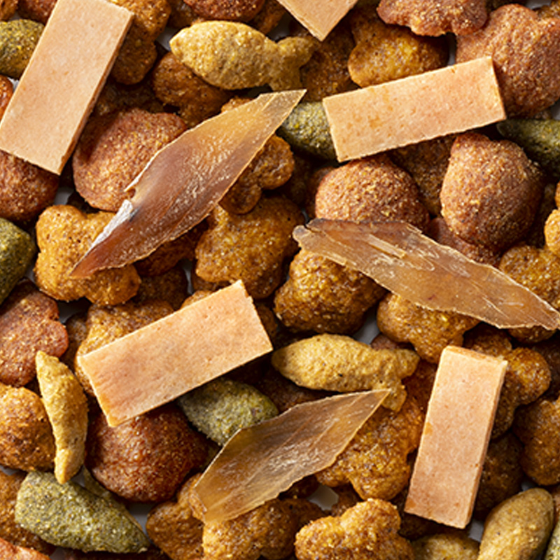 コンボ キャット 肥満が気になる猫用 まぐろ味・かつお節・かつおチップ添え 600g(120g×5袋入)