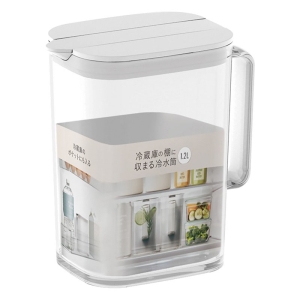 冷蔵庫の棚に収まる 冷水筒 1.2L ホワイト