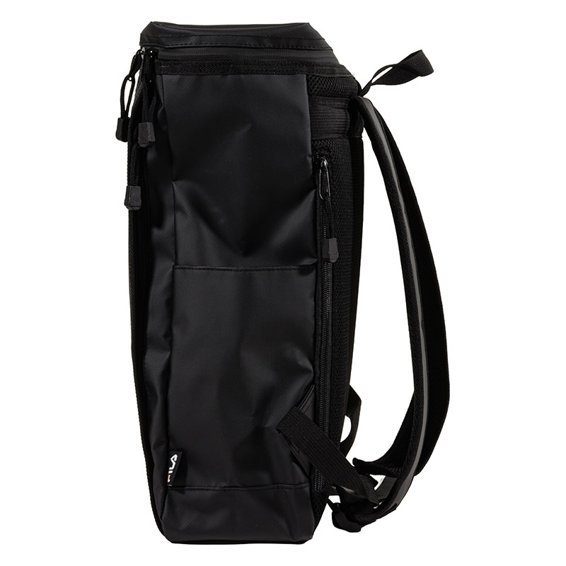 FILA スクエアリュックサック 20L ブラック