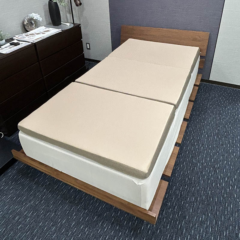 高反発三つ折れマットレス 幅約97×奥行約195×厚さ約6cm ブラウン